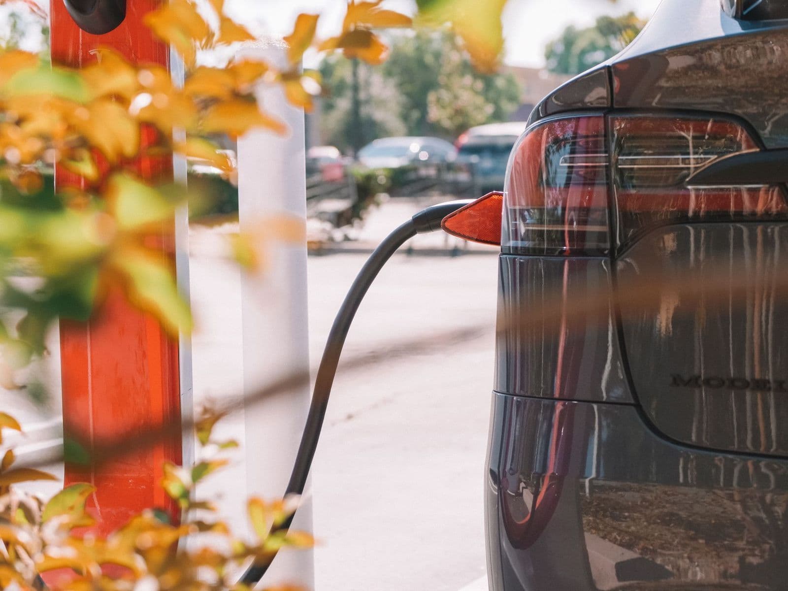 Installer une borne de recharge à domicile : ce qu’il faut savoir avant de brancher