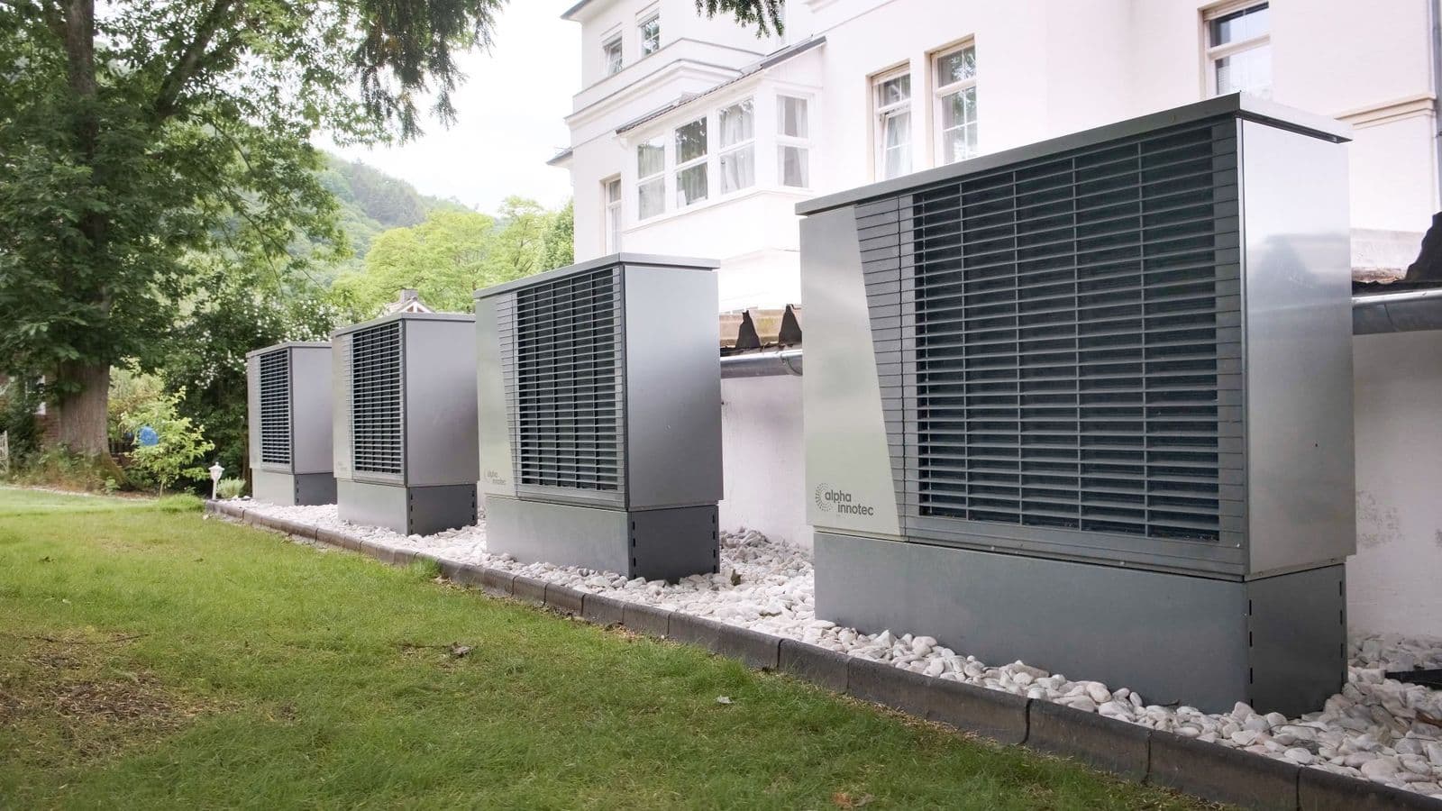 Daikin vs Mitsubishi : Quelle thermopompe choisir pour le grand froid ?