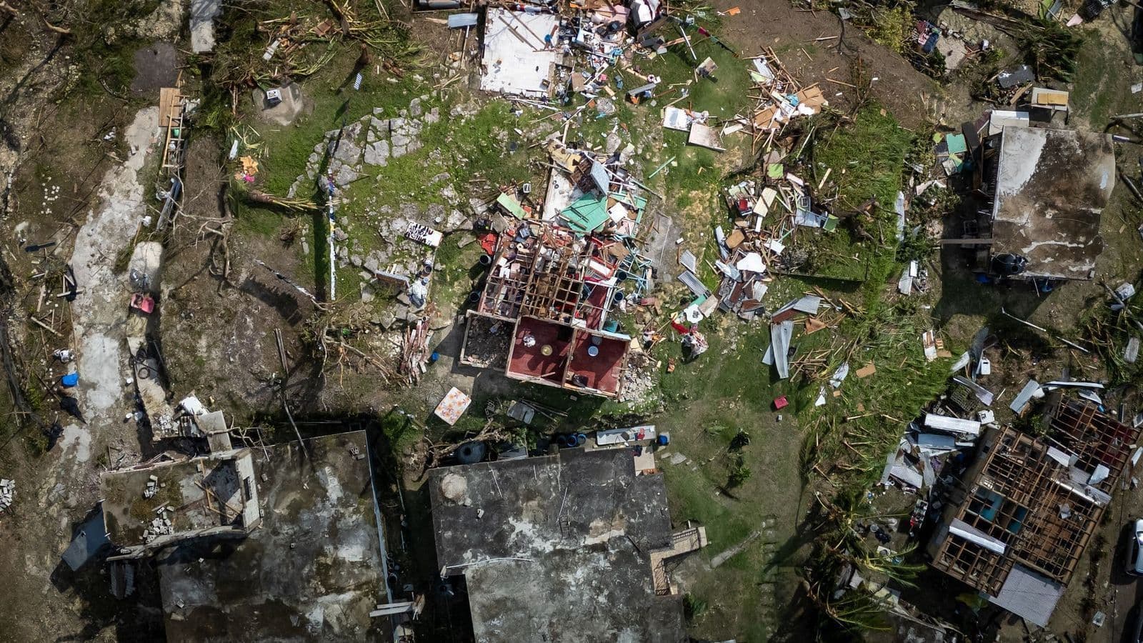 Après une tempête : inspecter sa toiture sans jamais se mettre en danger
